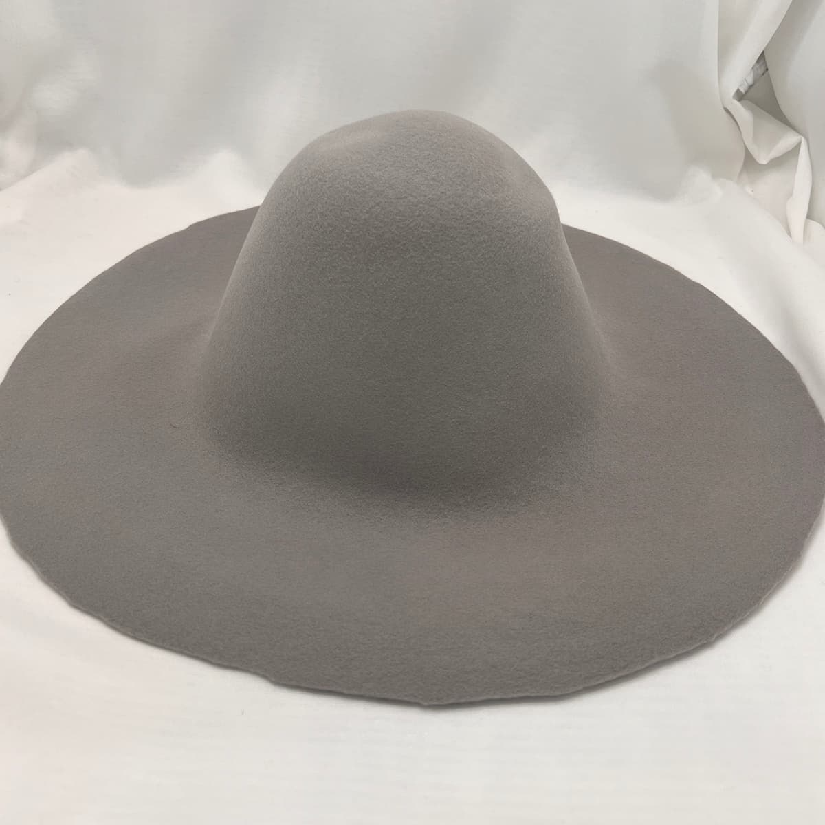 kit DIY chapeau crochez, kit complet chapelier, forme à chapeau, formation chapeau, feutre gris perle