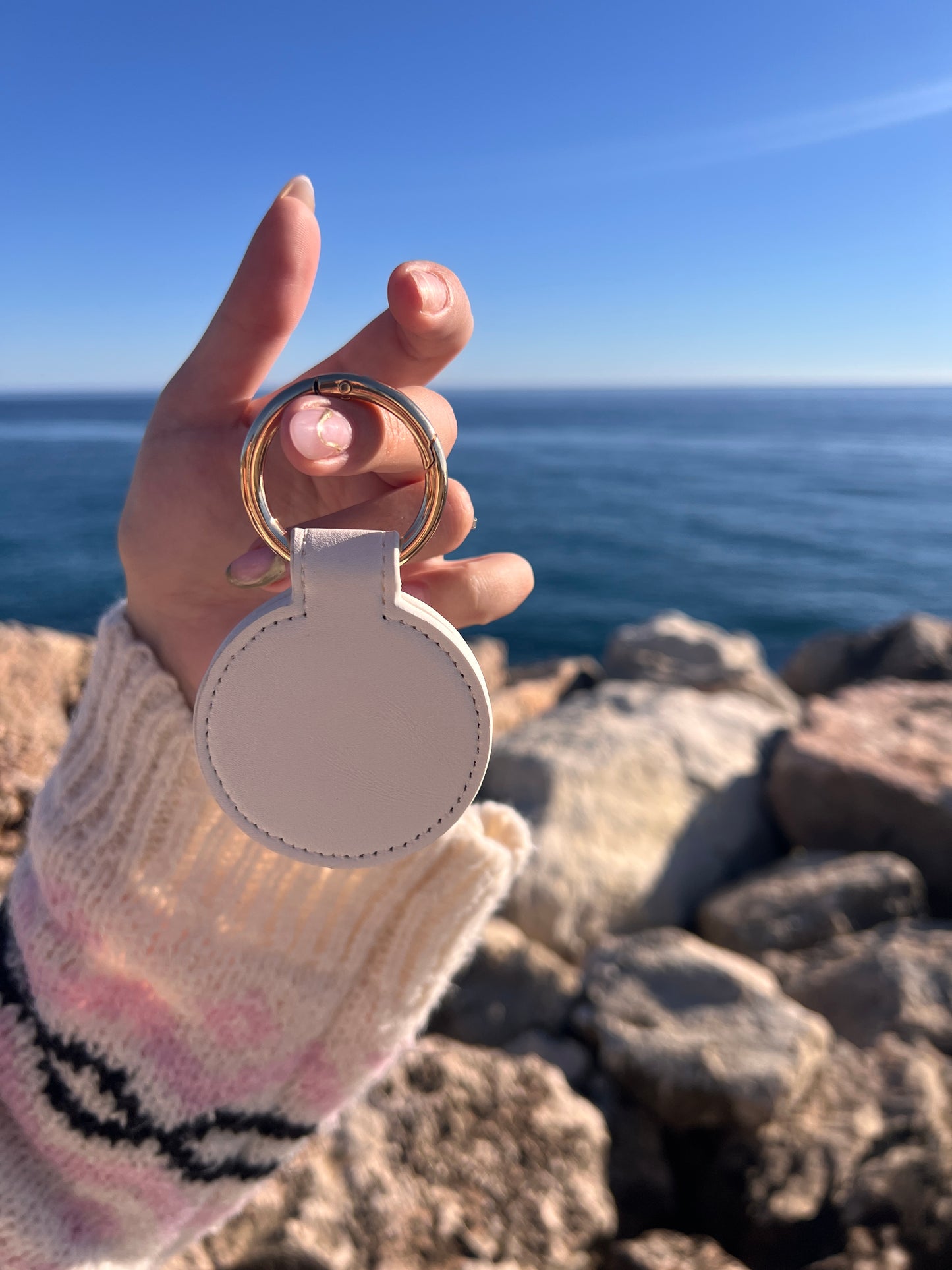 Pince à chapeau magnétique