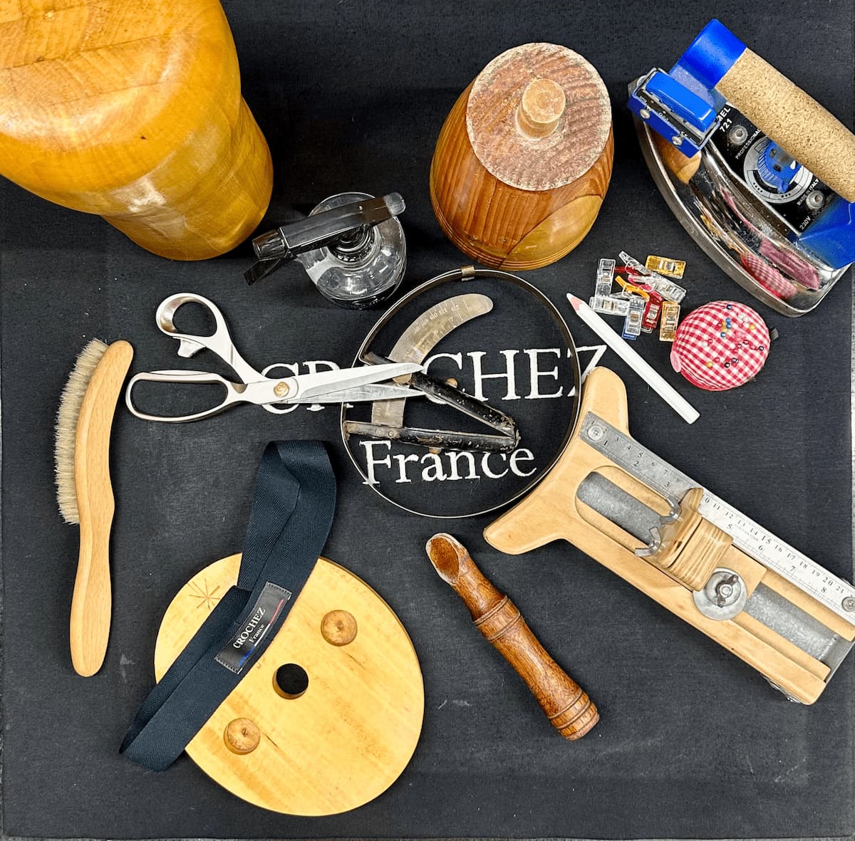 Atelier création chapeau en feutre de laine avec chapelier crochez formation