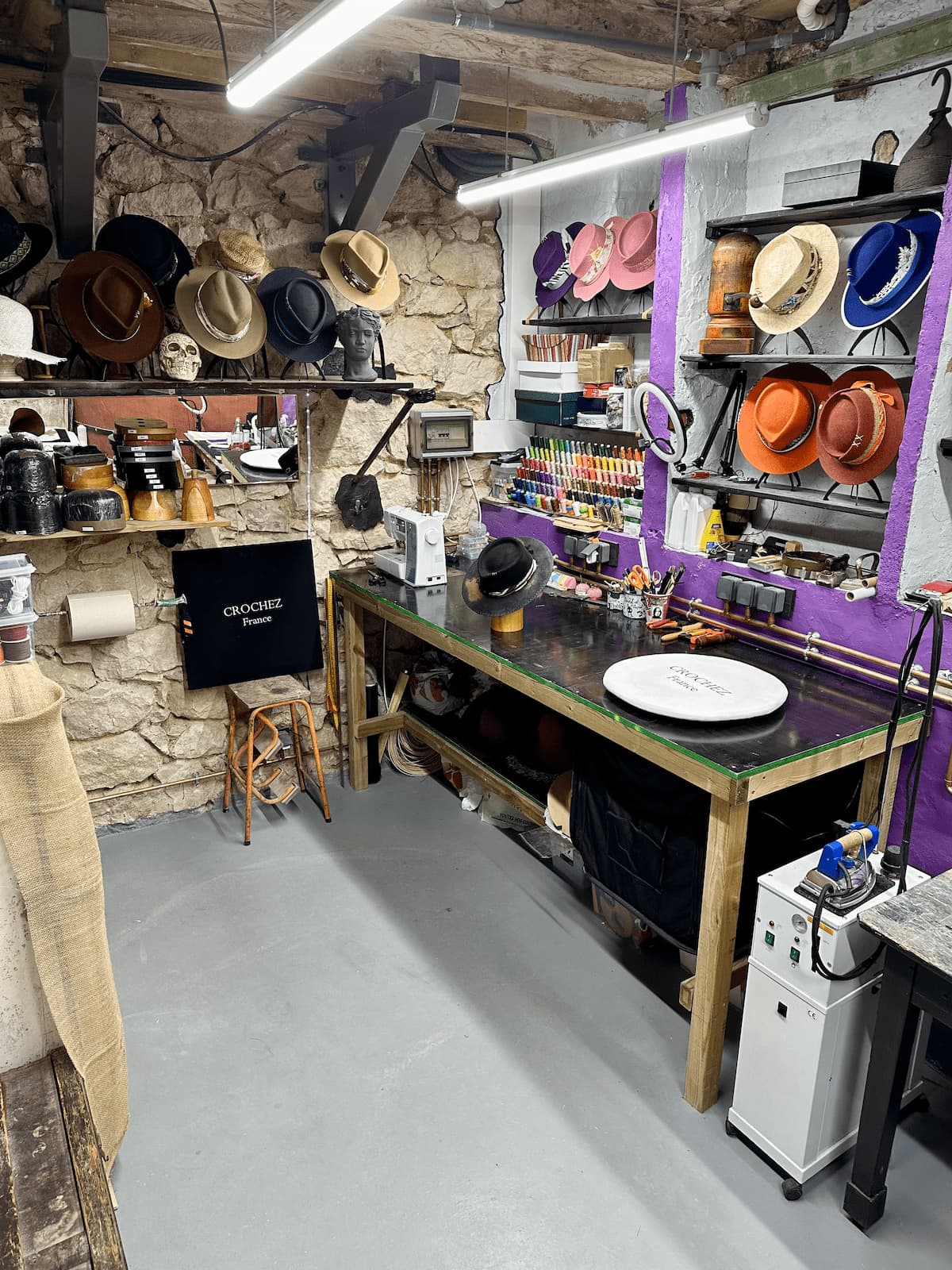 Atelier création chapeau en feutre de laine avec chapelier crochez formation