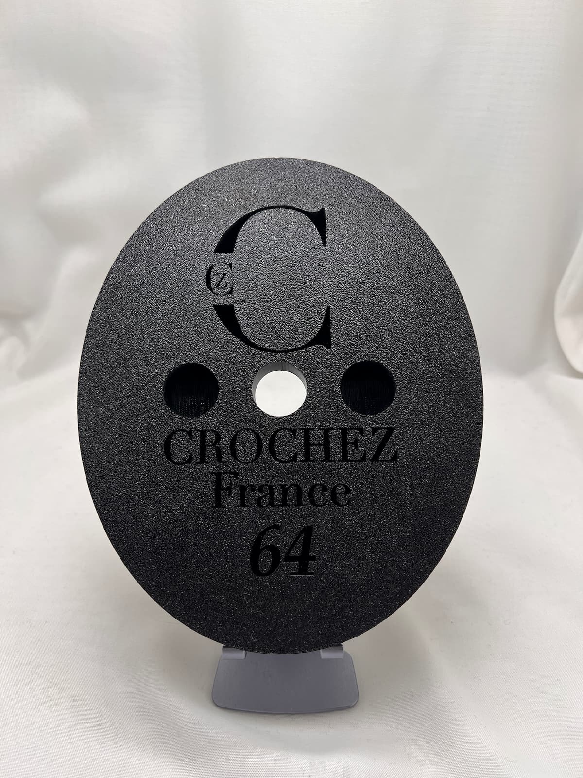 formillon, forme à chapeau, hatblock, outil de chapelier, crochez, vue de face