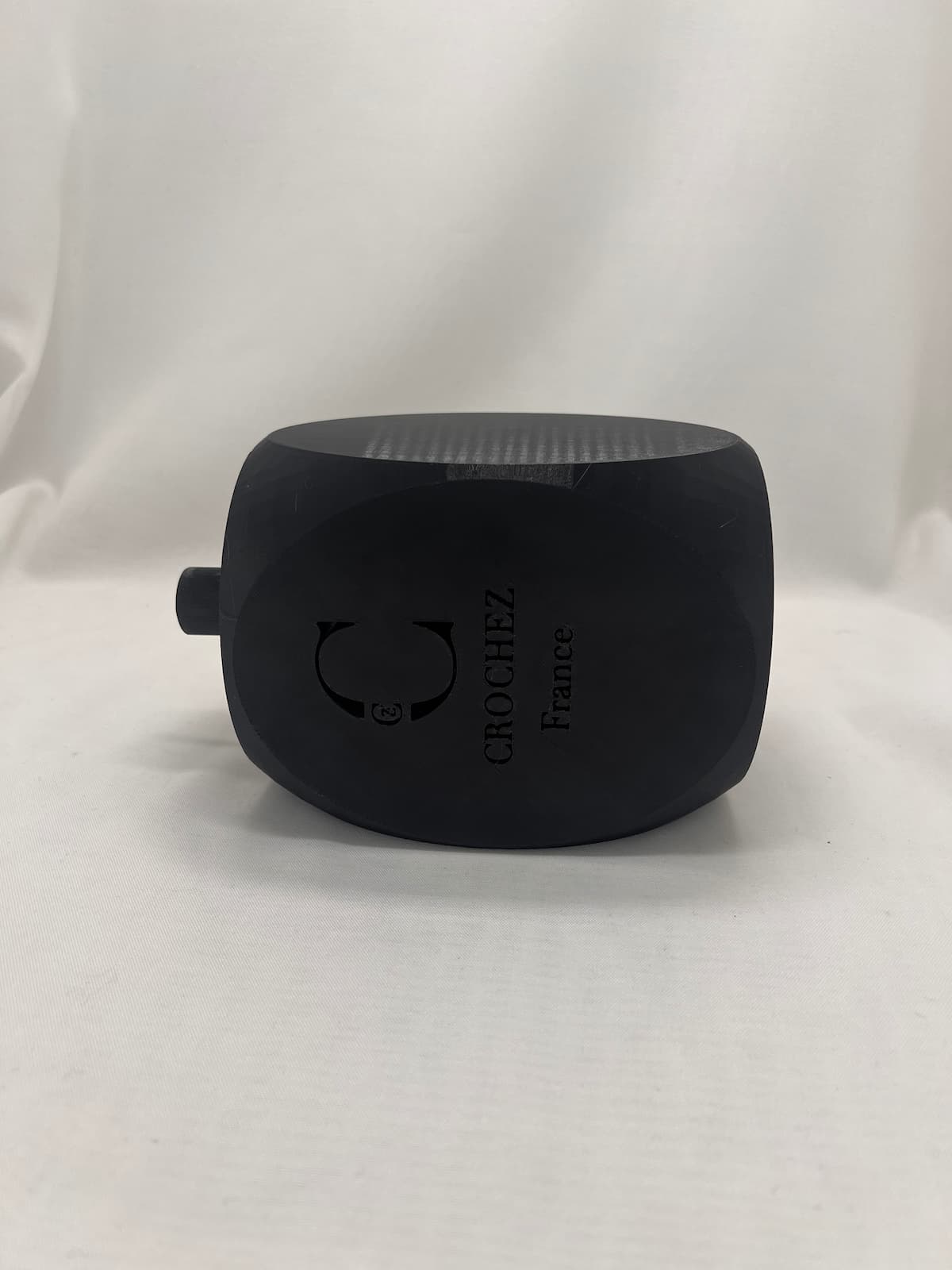 Gigolo – Support / Pied pour formes à chapeaux, outil de chapelier, vue de coté couché