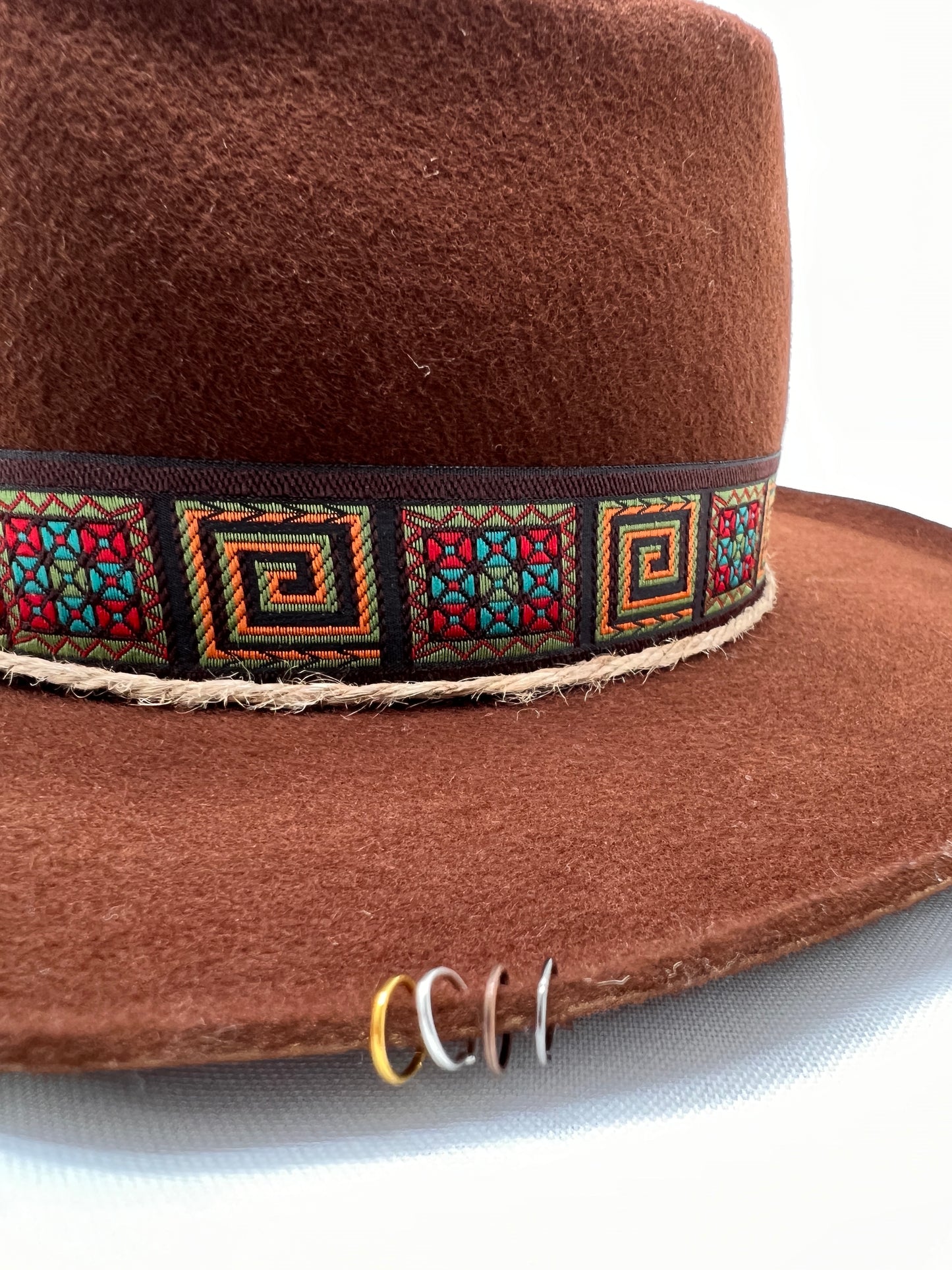 Mixed “Isolien” hat