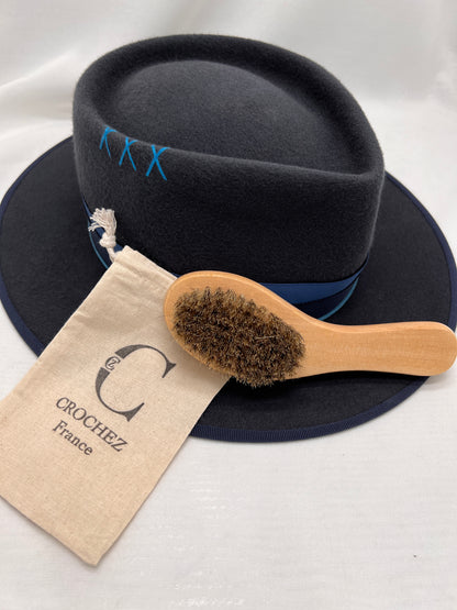 Brosse à chapeau